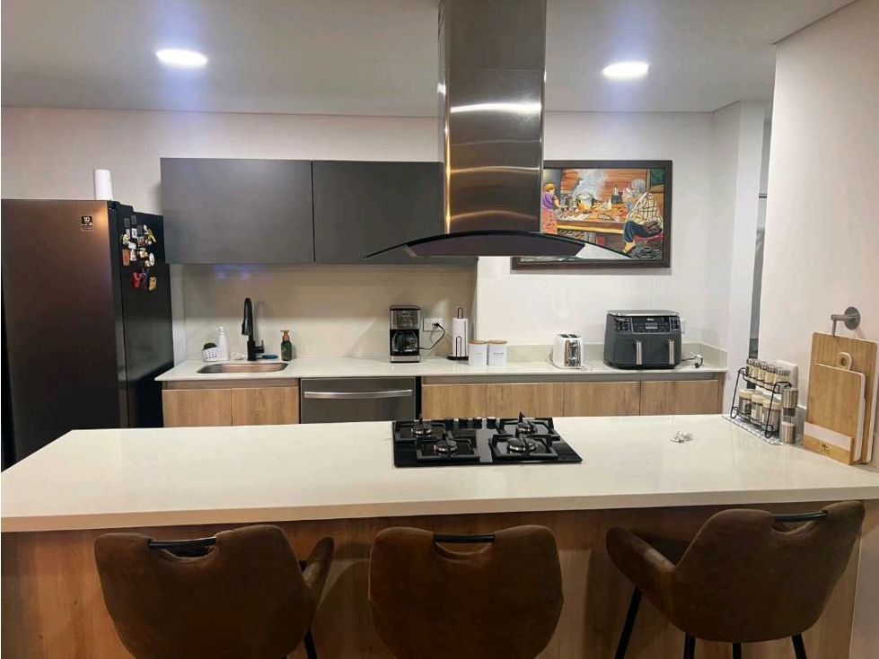 HERMOSO APARTAMENTO EN CIUDAD DEL RIO PISO ALTO PARTE PLANA