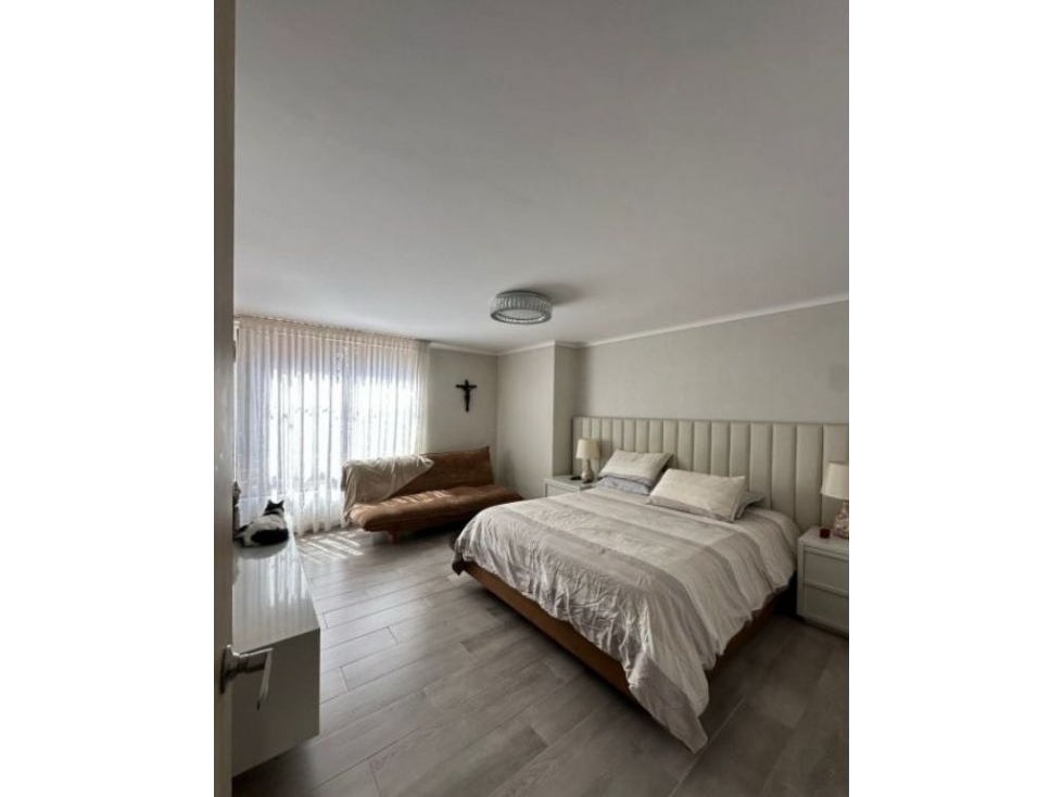 HERMOSO APARTAMENTO EN EL POBLADO TRANSVERSAL INTERMEDIA PRIMER PISO — foto 4