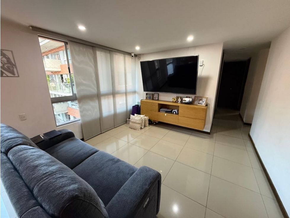 HERMOSO APARTAMENTO EN EL POBLADO SECTOR LOS BALSOS PARTE BAJA — foto 4
