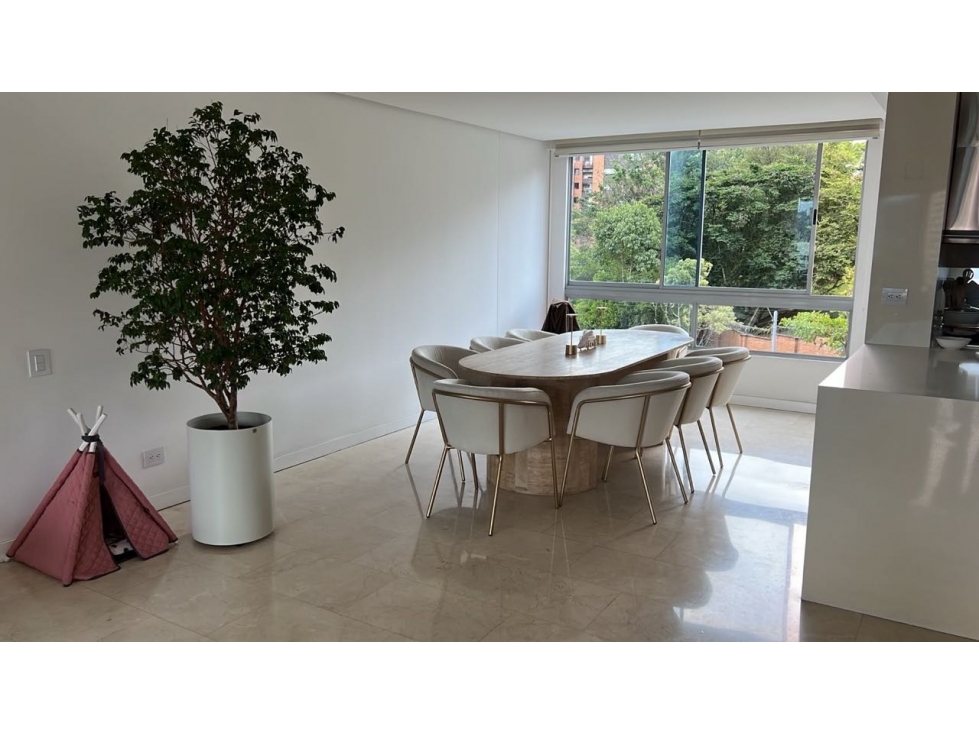 HERMOSO APARTAMENTO EN EL POBLADO PISO ALTO CERCA AL TESORO — foto 2