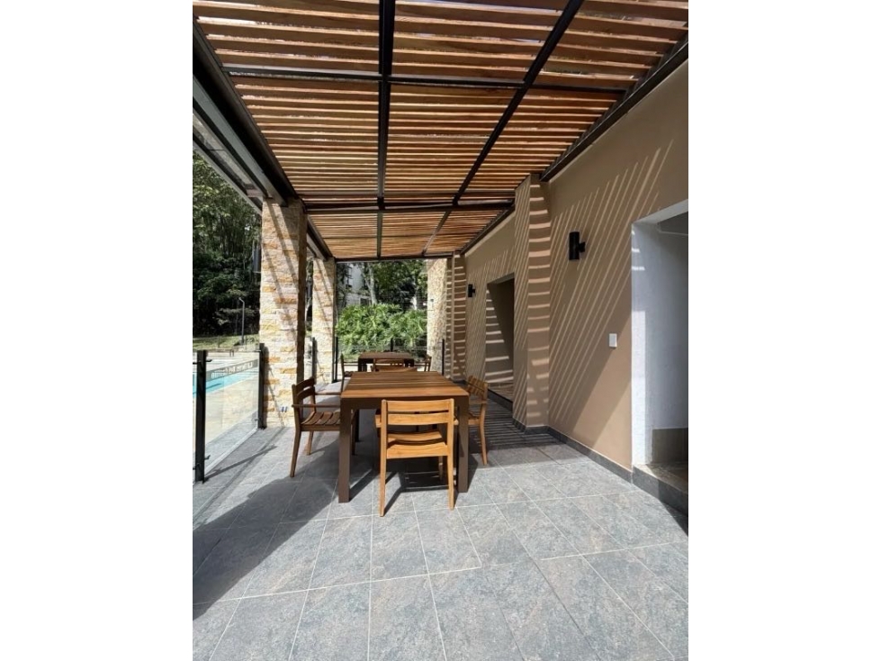 HERMOSO APARTAMENTO EN EL POBLADO SECTOR LOS BALSOS EXCELENTE UNIDAD — foto 3
