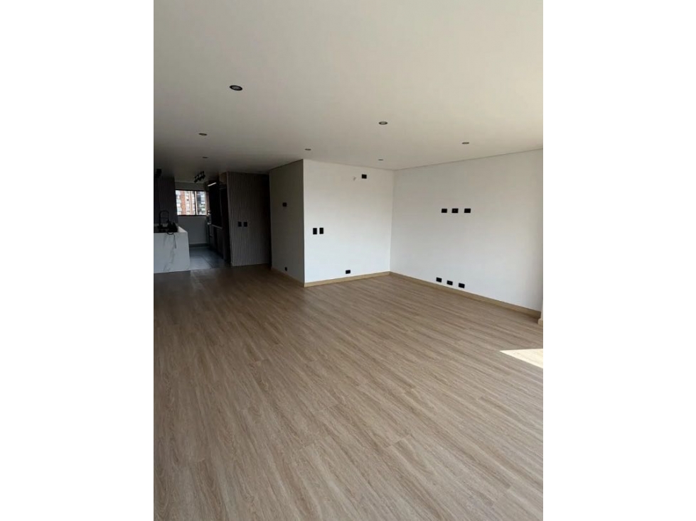 HERMOSO APARTAMENTO EN EL POBLADO SECTOR LOS BALSOS EXCELENTE UNIDAD — foto 5