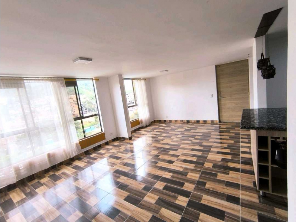 SE VENDE HERMOSO APARTAMENTO EN EL TRAPICHE - VALERIAS — foto 6
