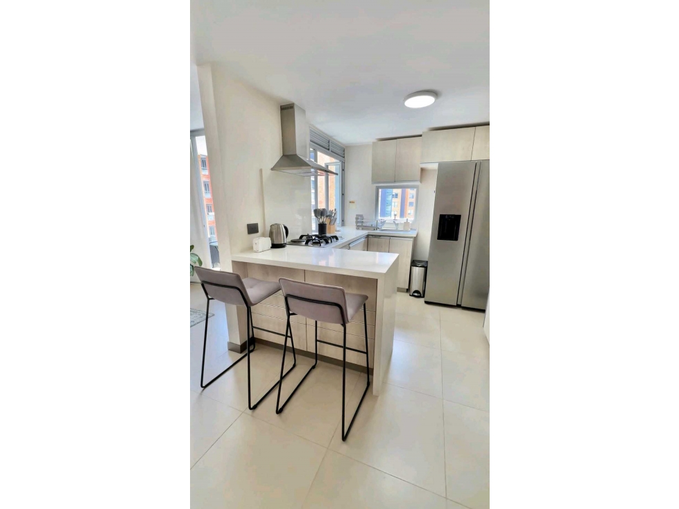 HERMOSO APARTAMENTO AMOBLADO EN ENVIGADO SECTOR LAS BRUJAS