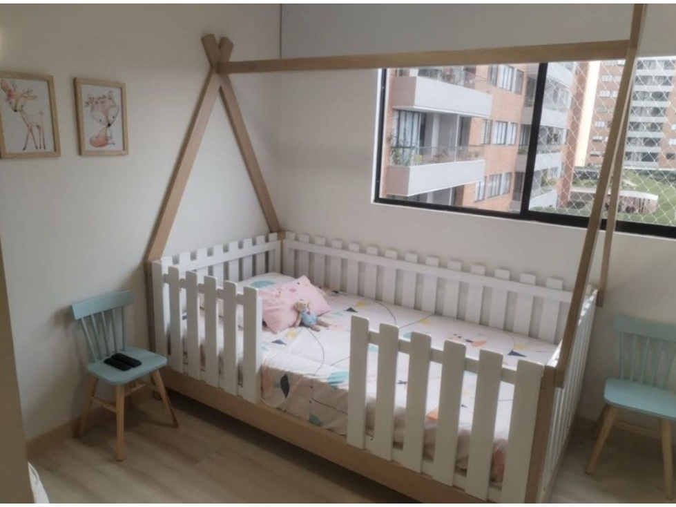 HERMOSO APARTAMENTO EN ENVIGADO CERCA A CITY PLAZA PISO ALTO — foto 3