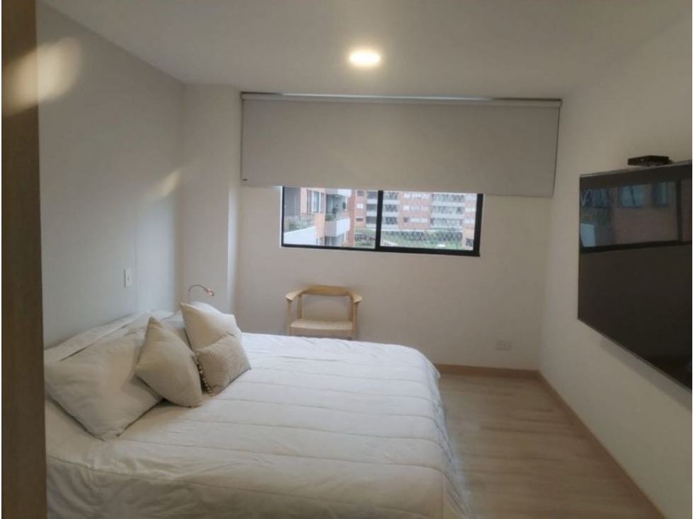 HERMOSO APARTAMENTO EN ENVIGADO CERCA A CITY PLAZA PISO ALTO — foto 4