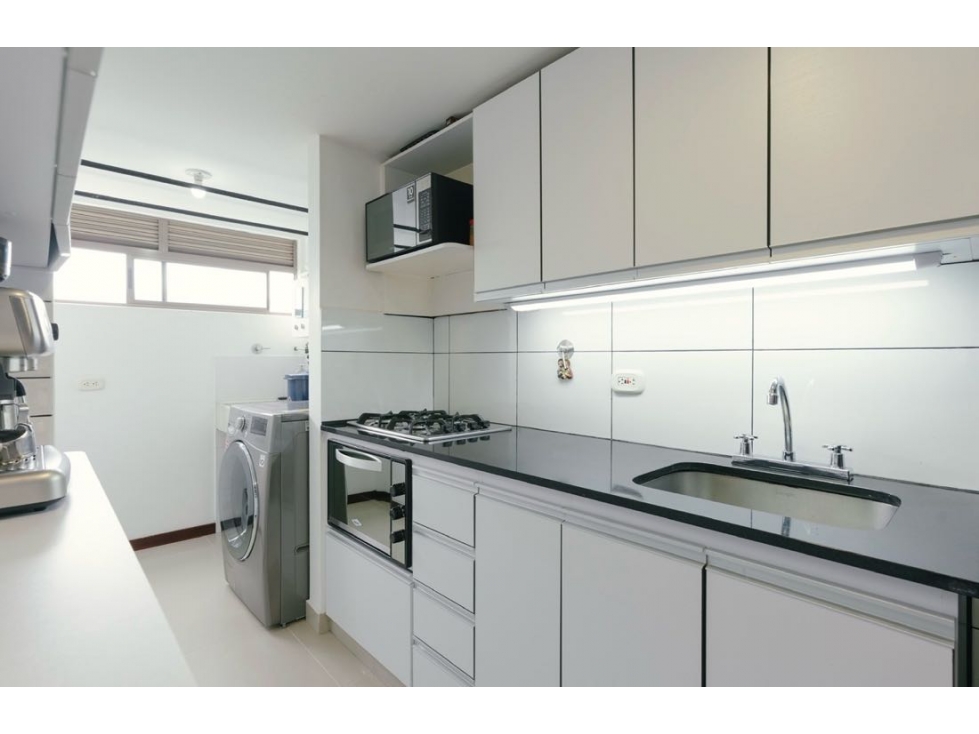 HERMOSO APARTAMENTO EN ENVIGADO CERCA AL CENTRO COMERCIAL MAYORCA — foto 2