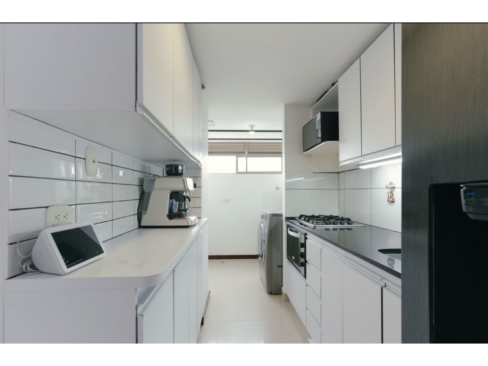 HERMOSO APARTAMENTO EN ENVIGADO CERCA AL CENTRO COMERCIAL MAYORCA — foto 3