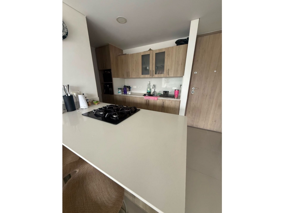 HERMOSO APARTAMENTO EN ENVIGADO SECTOR CUMBRES PISO ALTO LINDA VISTA — foto 3