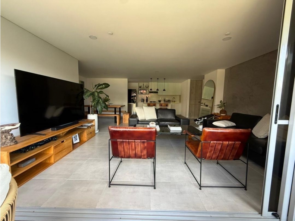 HERMOSO APARTAMENTO EN ENVIGADO SECTOR ABADÍA PISO ALTO LINDA VISTA — foto 2