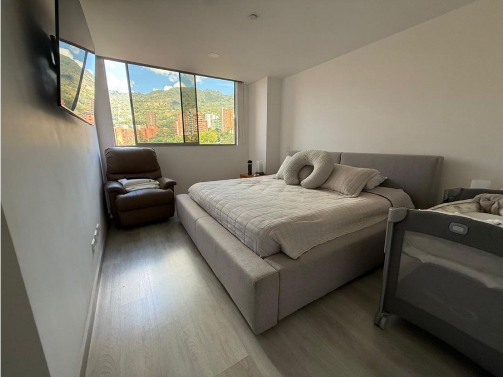 HERMOSO APARTAMENTO EN ENVIGADO SECTOR ABADÍA PISO ALTO LINDA VISTA — foto 3