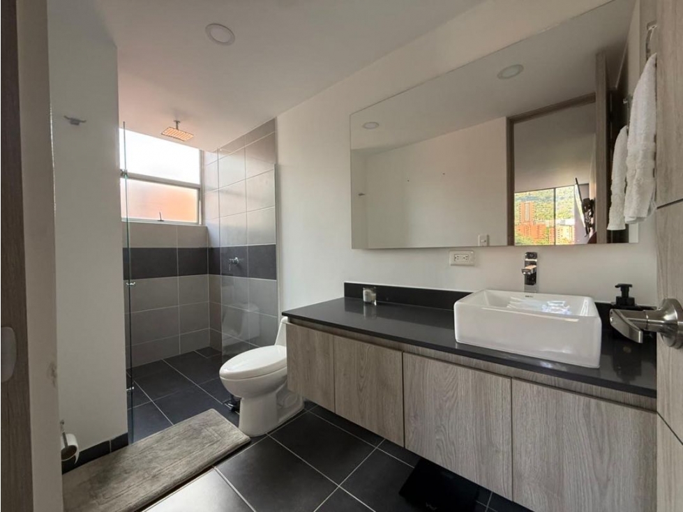 HERMOSO APARTAMENTO EN ENVIGADO SECTOR ABADÍA PISO ALTO LINDA VISTA — foto 5