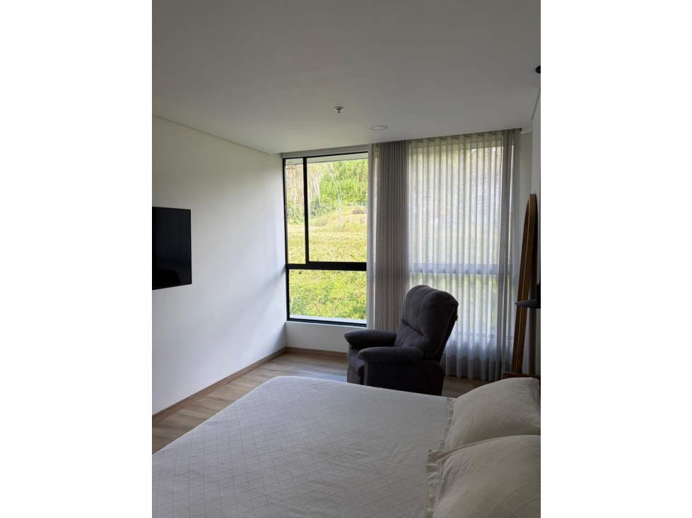 HERMOSO APARTAMENTO EN ENVIGADO SECTOR LOMA DEL ESCOBERO PISO BAJO — foto 5