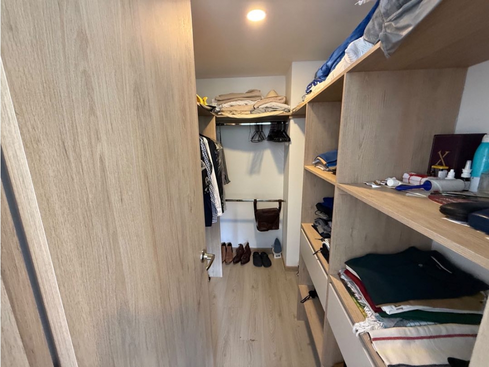 HERMOSO APARTAMENTO EN ENVIGADO LOMA DE ESCOBERO PISO ALTO LINDA VISTA — foto 3