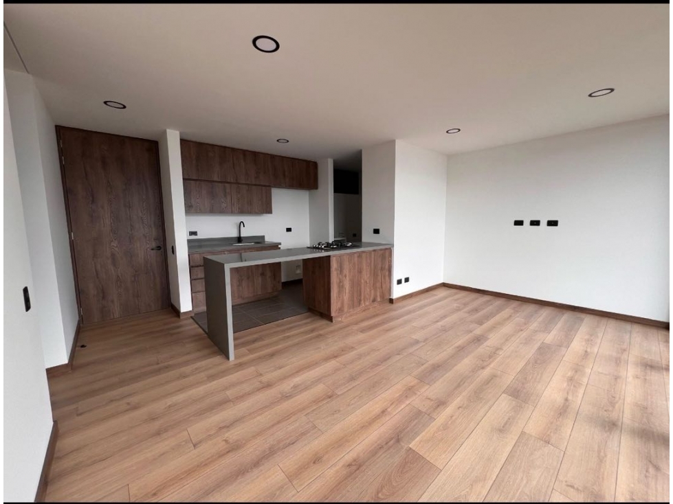 HERMOSO APARTAMENTO EN ENVIGADO SECTOR TRIANON PISO ALTO LINDA VISTA — foto 3