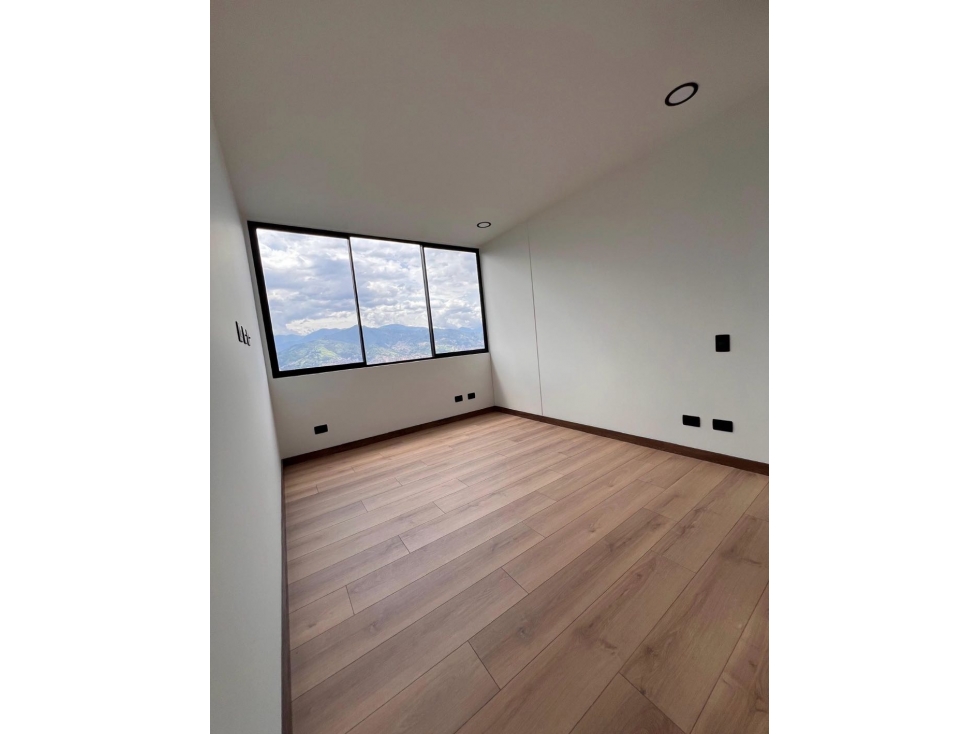 HERMOSO APARTAMENTO EN ENVIGADO SECTOR TRIANON PISO ALTO LINDA VISTA — foto 5