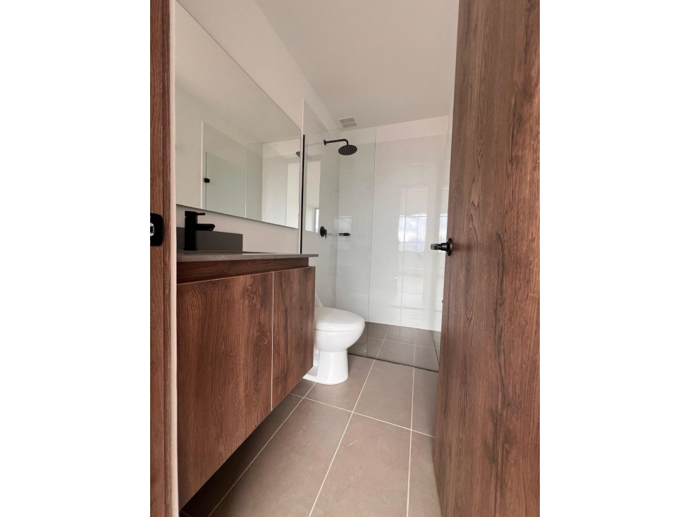 HERMOSO APARTAMENTO EN ENVIGADO SECTOR TRIANON PISO ALTO LINDA VISTA — foto 6