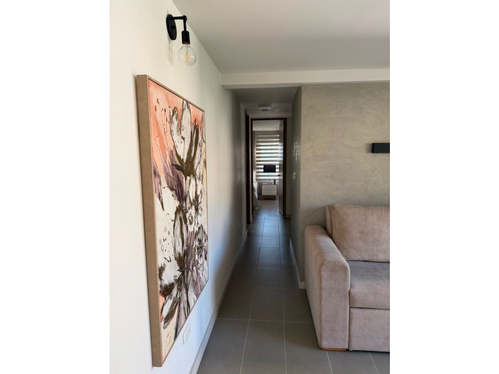 HERMOSO APARTAMENTO EN LA LOMA DE LOS BERNAL PARTE MEDIA BUENA VISTA — foto 2