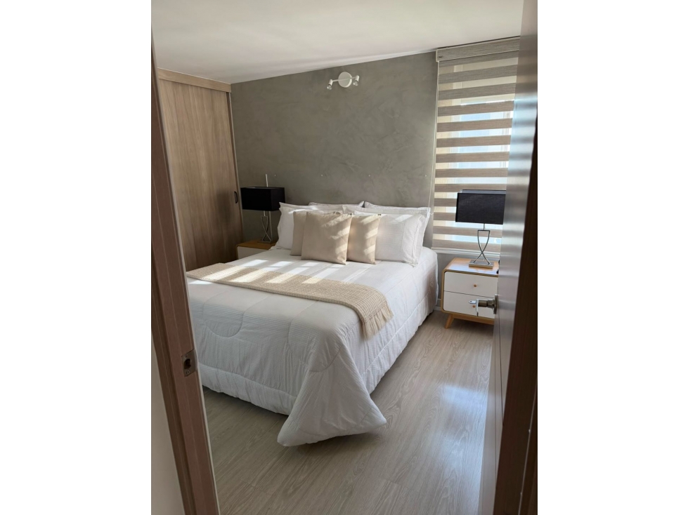 HERMOSO APARTAMENTO EN LA LOMA DE LOS BERNAL PARTE MEDIA BUENA VISTA — foto 4