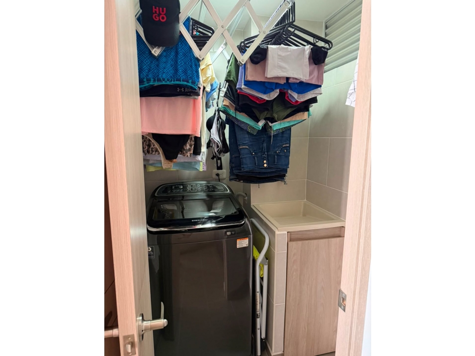 HERMOSO APARTAMENTO EN LA LOMA DE LOS BERNAL PARTE MEDIA BUENA VISTA — foto 6