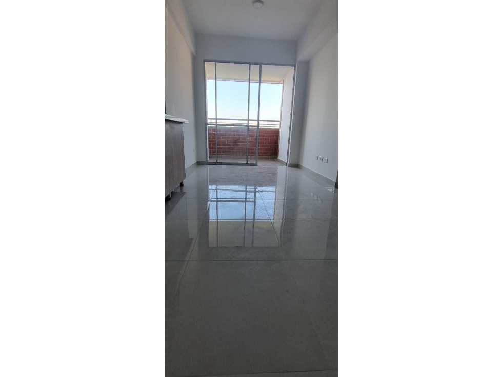 HERMOSO APARTAMENTO EN LAS CHIMENEAS UNIDAD COMPLETA PISO ALTO — foto 4