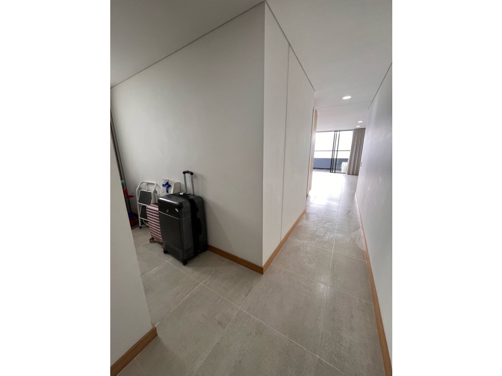 HERMOSO APARTAMENTO EN MEDELLÍN SECTORLAS PALMAS CON VISTA A LA CIUDAD — foto 5