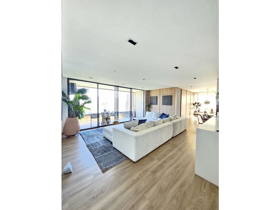 HERMOSO APARTAMENTO EN LAS PALMAS CON ESPECTACULAR VISTA A LA CIUDAD
