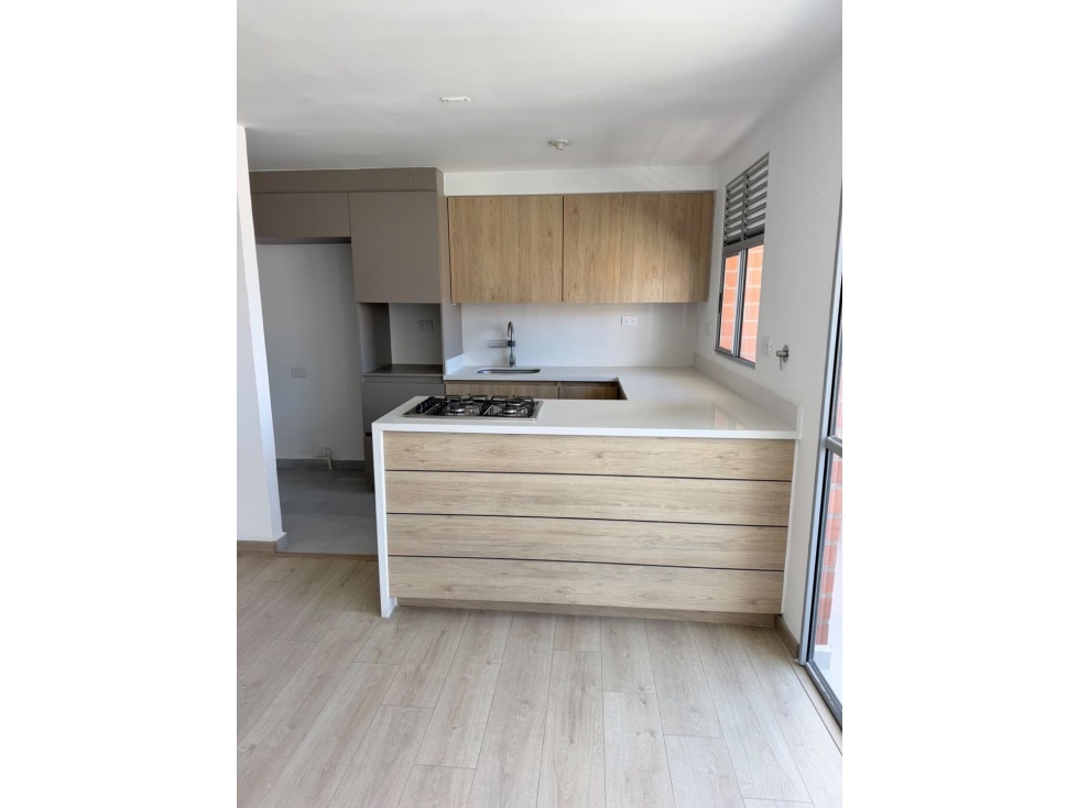 HERMOSO APARTAMENTO EN MEDELLÍN SECTOR PABLO TOBON URIBE PISO ALTO - 1