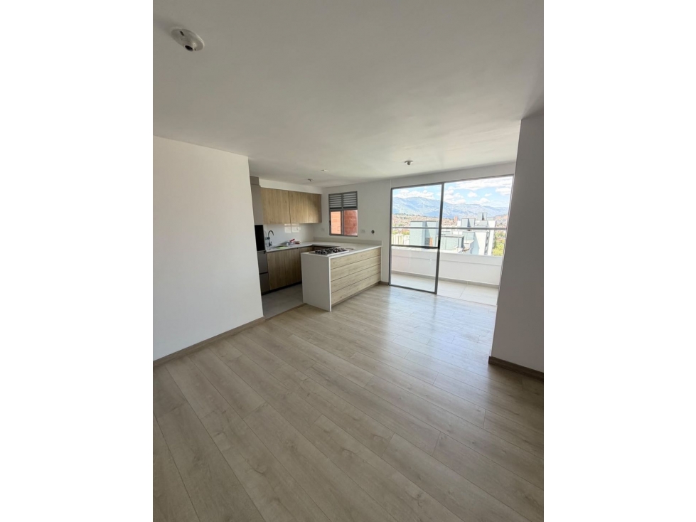 HERMOSO APARTAMENTO EN MEDELLÍN SECTOR PABLO TOBON URIBE PISO ALTO - 2