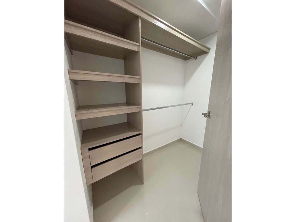 HERMOSO APARTAMENTO EN SABANETA PARTE PLANA PISO ALTO LINDA VISTA — foto 4