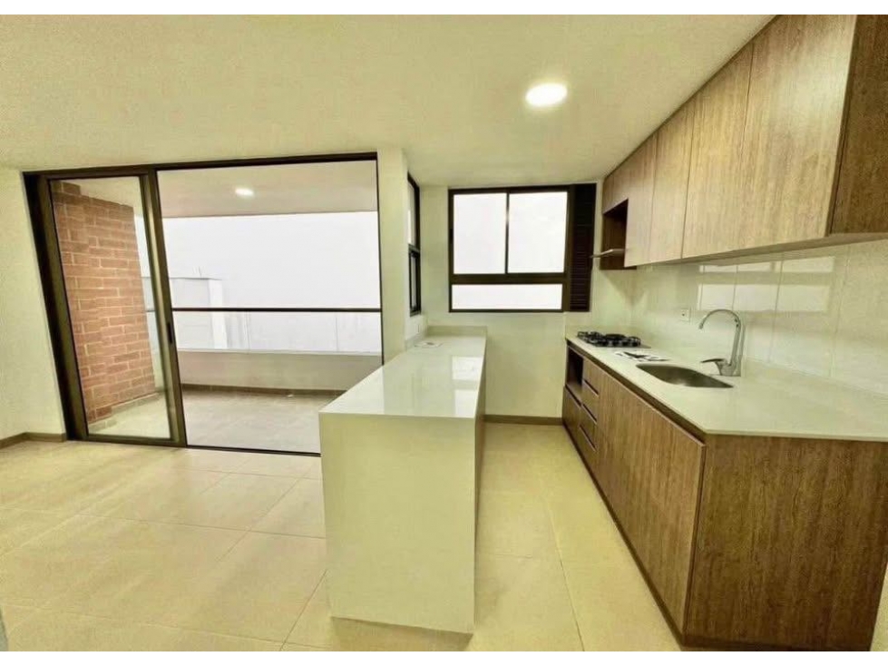 HERMOSO APARTAMENTO EN SABANETA CERCA DE LA VAQUITA PISO ALTO — foto 2