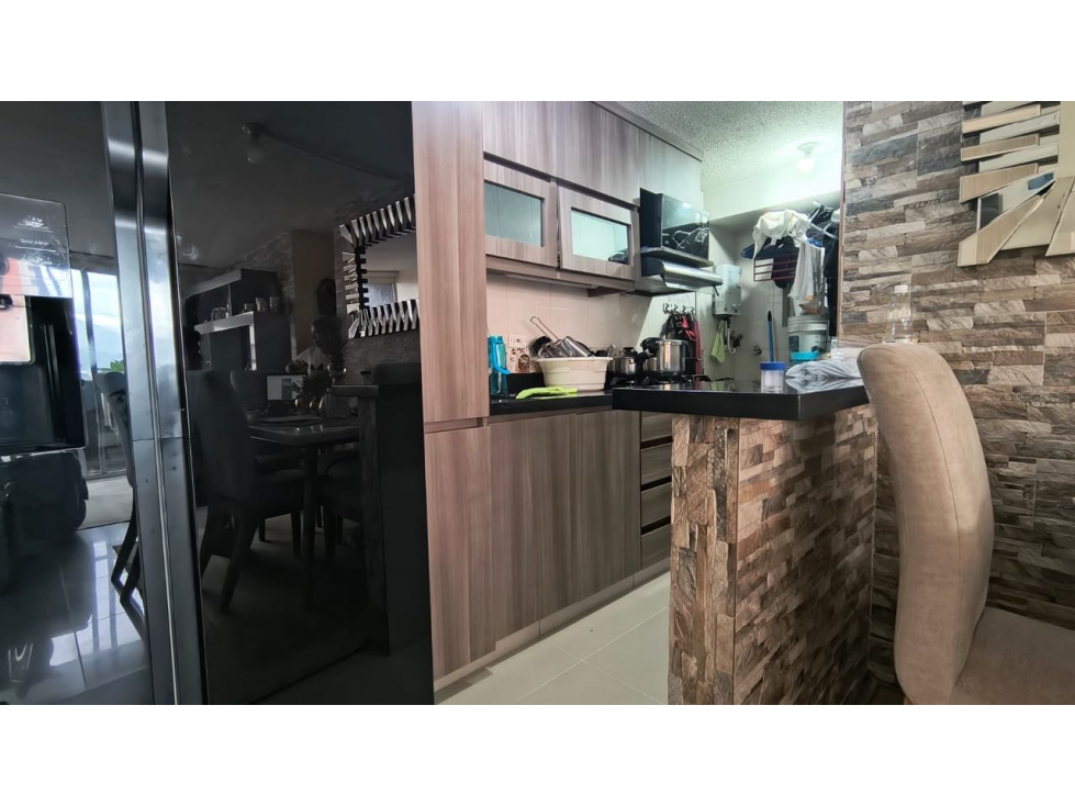 HERMOSO APARTAMENTO EN SABANETA PISO MEDIO UBICADO EN PARTE PLANA — foto 2