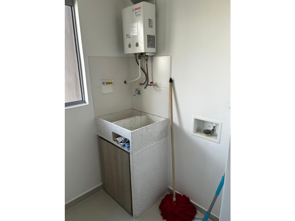 HERMOSO APARTAMENTO EN SABANETA PARTE PLANA CON LINDA VISTA AMOBLADO — foto 5