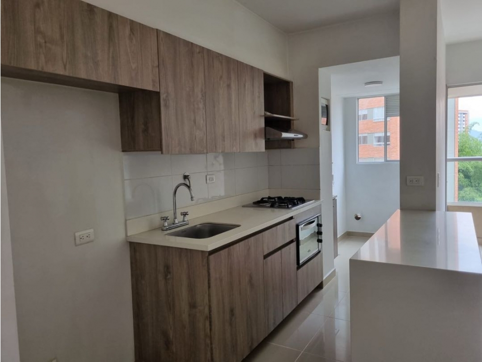HERMOSO APARTAMENTO EN SABANETA SECTOR ASDESILLAS PISO MEDIO