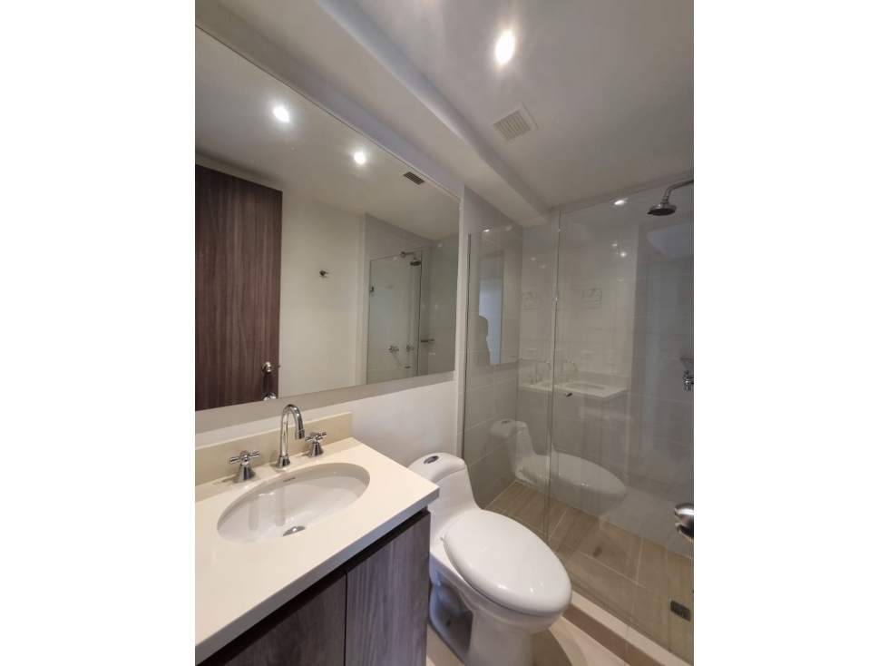 HERMOSO APARTAMENTO EN SABANETA SECTOR ASDESILLAS PISO MEDIO — foto 2