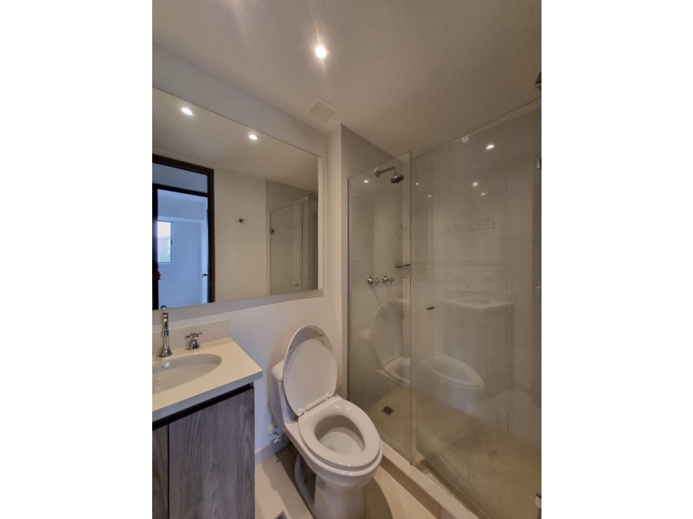 HERMOSO APARTAMENTO EN SABANETA SECTOR ASDESILLAS PISO MEDIO — foto 5