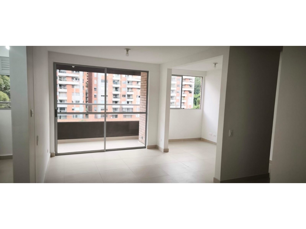 HERMOSO APARTAMENTO EN SABANETA LOMA SAN JOSÉ PARTE BAJA PISO ALTO — foto 3