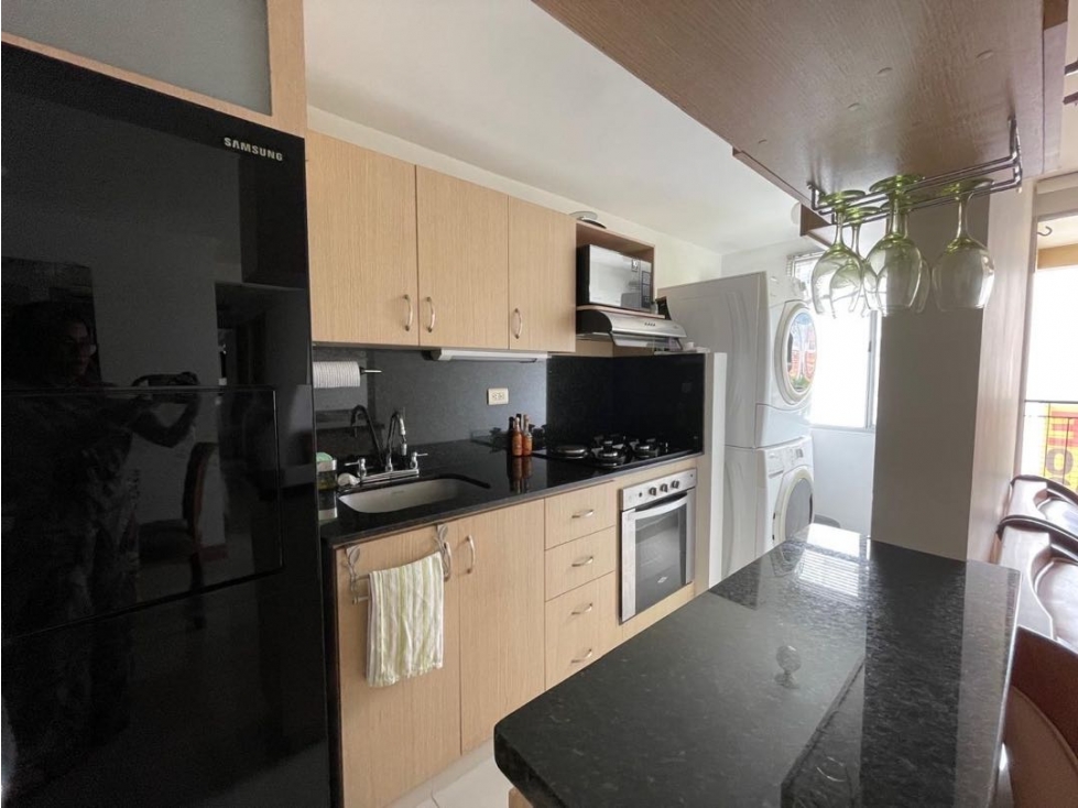 HERMOSO APARTAMENTO EN SABANETA SECTOR CERCA AL CEIPA PISO ALTO