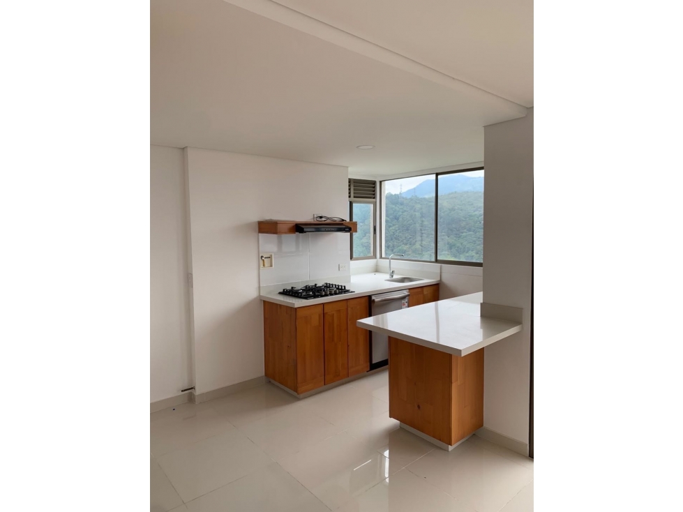 HERMOSO APARTAMENTO EN SABANETA LOMA SAN JOSÉ PISO ALTO VISTA AL SUR — foto 4
