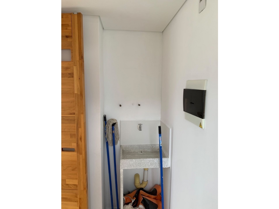 HERMOSO APARTAMENTO EN SABANETA LOMA SAN JOSÉ PISO ALTO VISTA AL SUR — foto 5