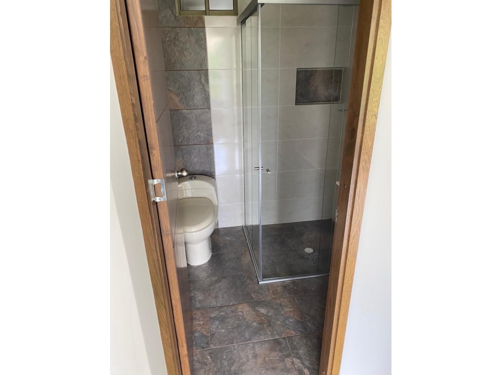 HERMOSO APARTAMENTO EN SABANETA SECTOR EL CARMELO EN EDIFICIO — foto 6
