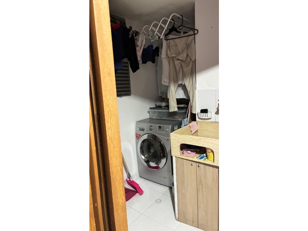 HERMOSO APARTAMENTO EN SABANETA SECTOR LOMA DE AVES MARIAS — foto 3
