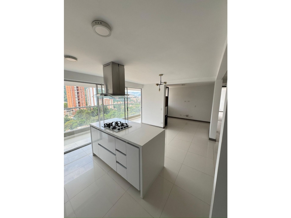 Hermoso apartamento en Suramérica con vista espectacular — foto 4