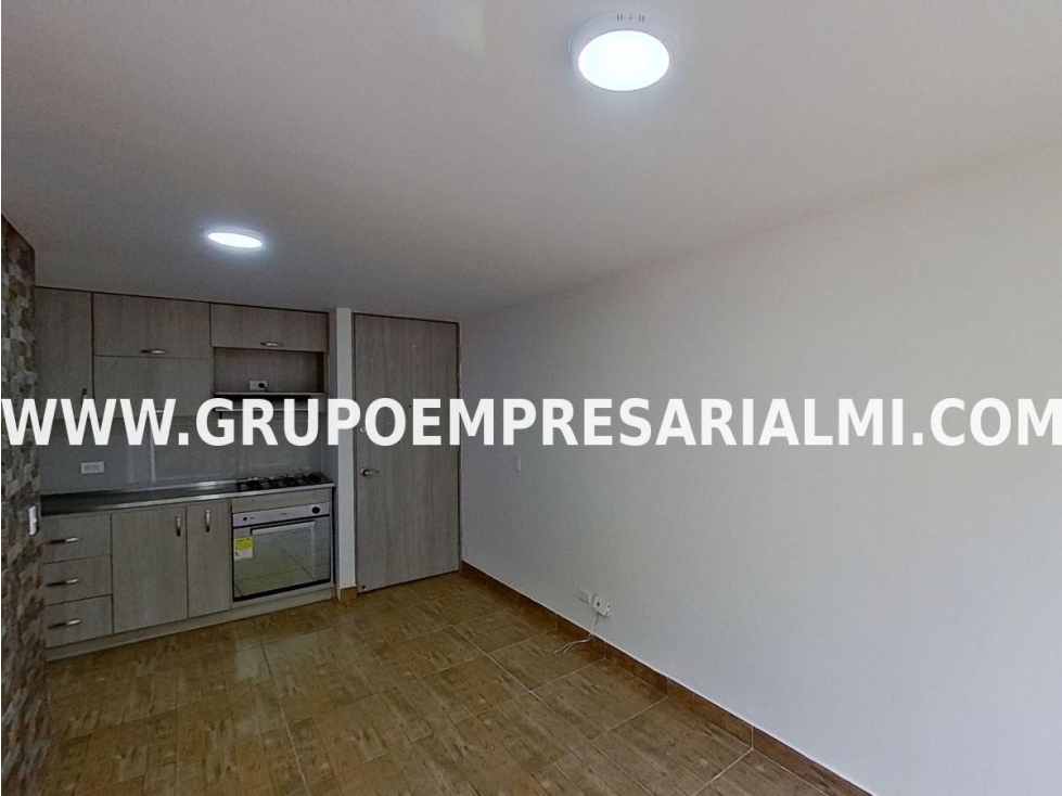 HERMOSO APARTAMENTO EN VENTA - SECTOR CUATRO ESQUINAS COD: 30305