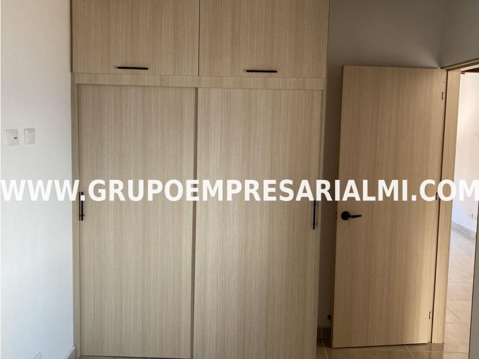 HERMOSO APARTAMENTO EN VENTA - SECTOR VILLA HERMOSA COD: 30926 — foto 4