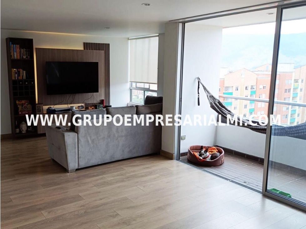 HERMOSO APARTAMENTO EN VENTA - SECTOR LOMA DE LOS BERNAL ,COD: 31272 — foto 3