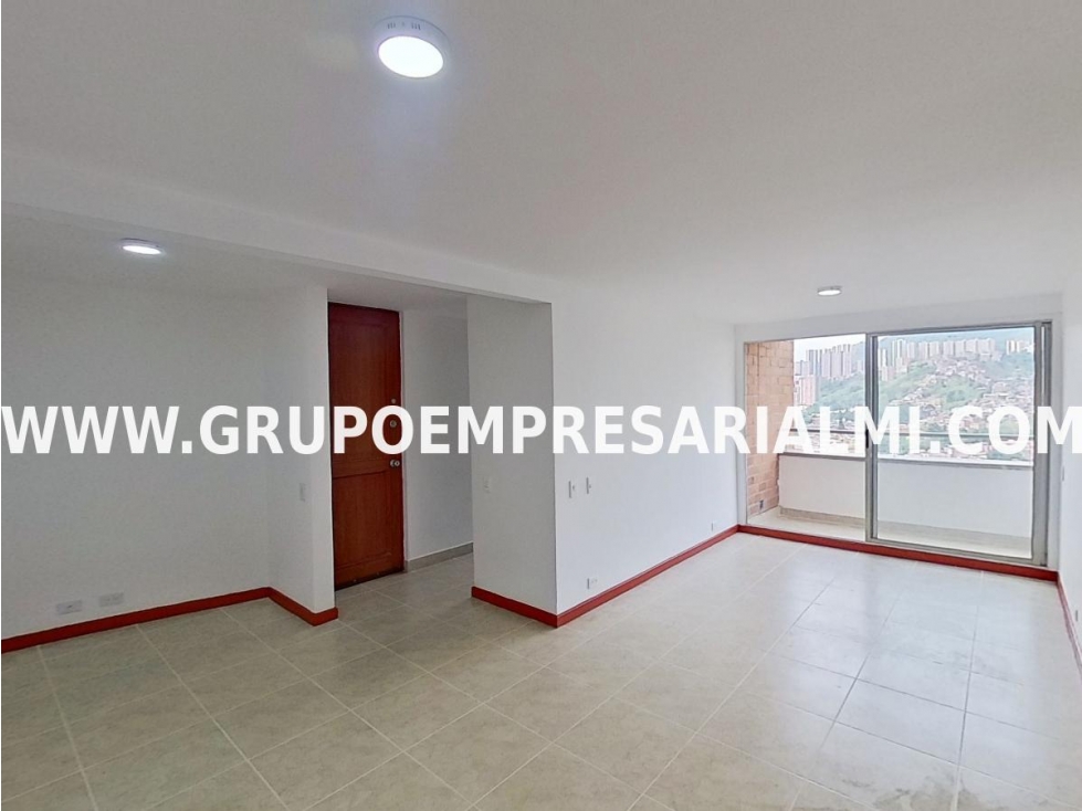 HERMOSO APARTAMENTO EN VENTA - SECTOR LOMA DE LOS BERNAL COD: 29363