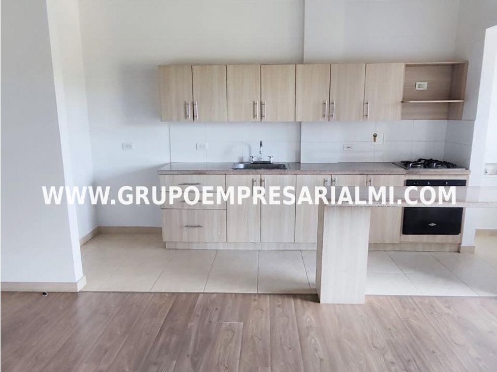 HERMOSO APARTAMENTO EN VENTA - SECTOR EL RETIRO COD: 31724 — foto 2