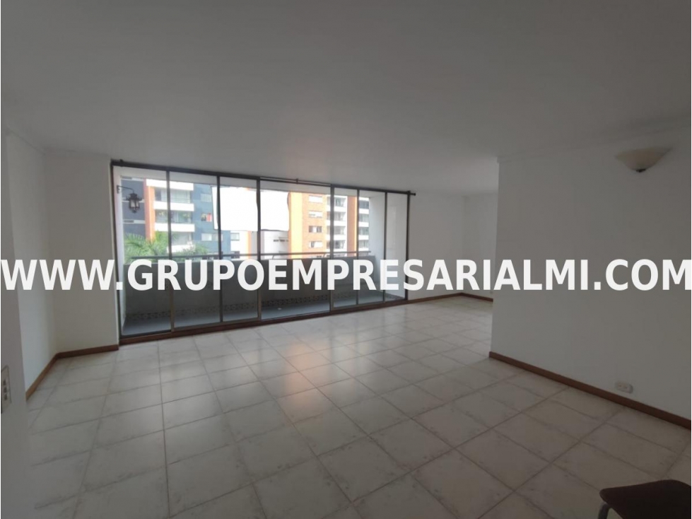 HERMOSO APARTAMENTO EN VENTA - SECTOR LOMA DE LOS BERNAL COD: 32276