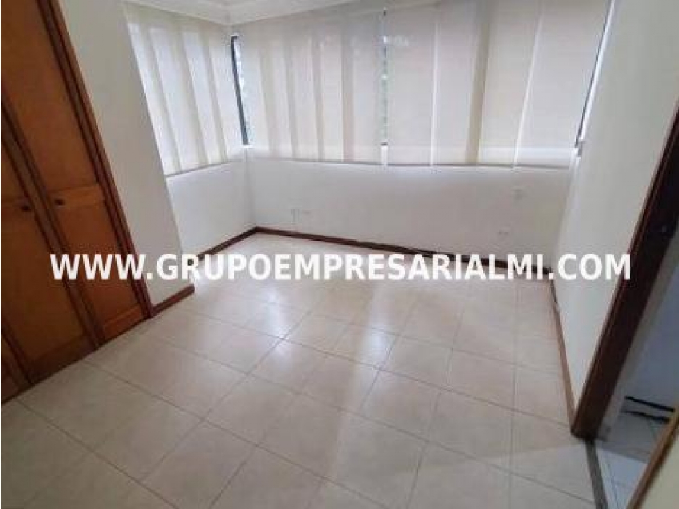 HERMOSO APARTAMENTO EN VENTA - SECTOR LOMA LOS BERNAL COD: 33200 — foto 4
